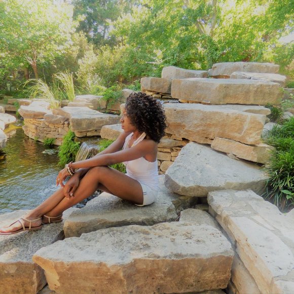 Meet your Posher, Adrienne - Picture 9 of 11